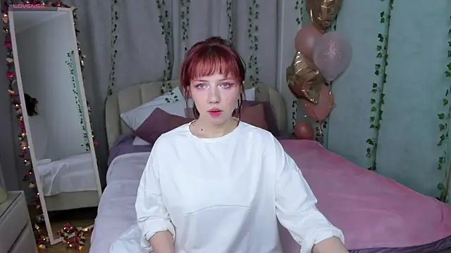 Love is Lola online show from 03-13-25, 01:10