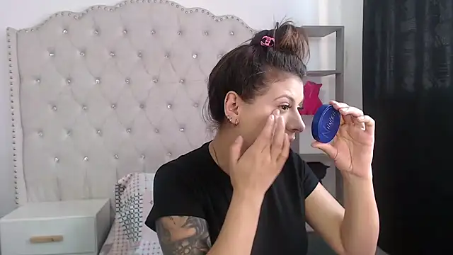 Abril Squirt online show from 03-15-26, 06:37