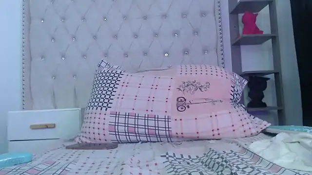 Snapshot of Abril_Squirt chatting on 04-28-26, 10:03 Abril Squirt online show from 04-28-26, 10:03
