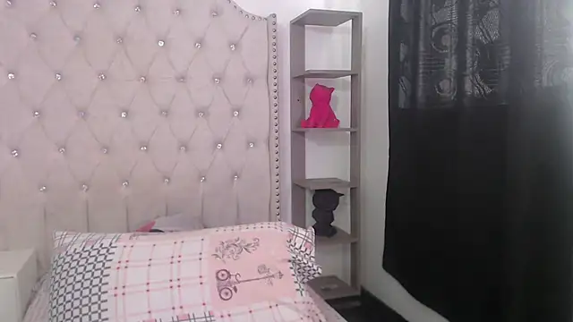 Abril Squirt online show from 03-25-26, 05:12