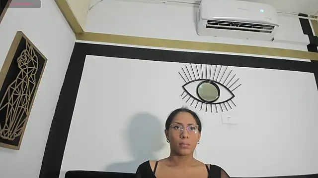Snapshot of EmilyGomezLS chatting on 07-18-26, 11:30 EmilyGomezLS online show from 07-18-26, 11:30