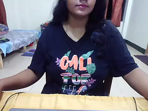 Snapshot of JustinaIra chatting on 10-02-25, 06:11 JustinaIra online show from 10-02-25, 06:11