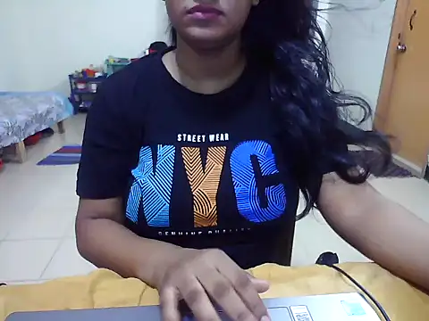 Snapshot of JustinaIra chatting on 10-04-25, 07:04 JustinaIra online show from 10-04-25, 07:04