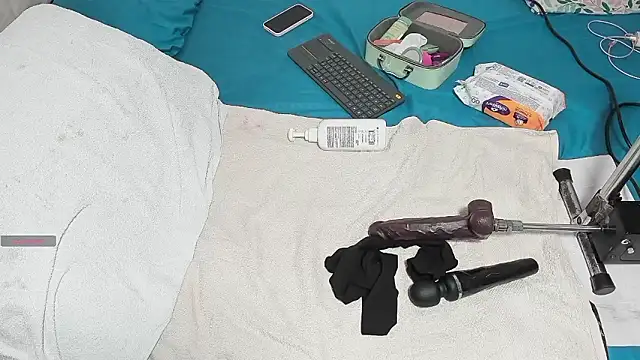 blondeb201 online show from 01-07-26, 11:43