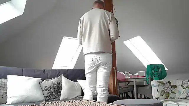 maxmueller321 online show from 03-25-26, 08:57