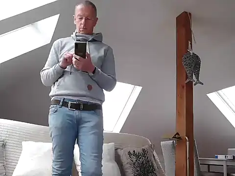 maxmueller321 online show from 02-01-26, 09:07