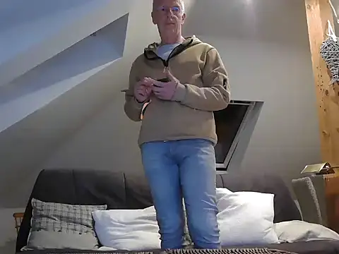 maxmueller321 online show from 03-03-26, 06:15