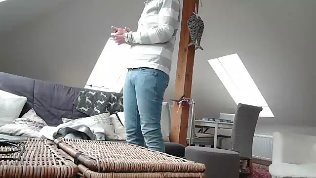 maxmueller321 online show from 04-19-26, 08:04