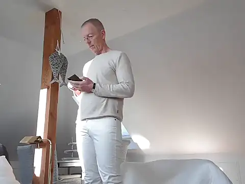 maxmueller321 online show from 02-18-26, 09:06