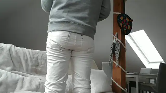 maxmueller321 online show from 12-04-24, 09:34