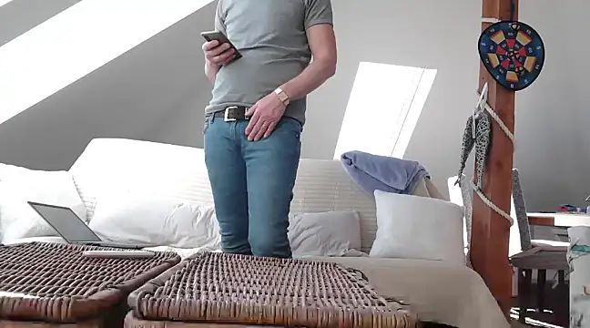 maxmueller321 online show from 03-19-25, 01:18