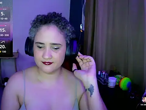 Snapshot of lolalicious_758 chatting on 11-16-25, 03:55 lolalicious 758 online show from 11-16-25, 03:55