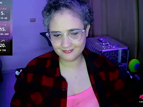 Snapshot of lolalicious_758 chatting on 10-27-25, 10:54 lolalicious 758 online show from 10-27-25, 10:54