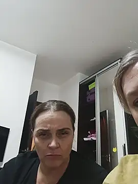 Snapshot of hugebobbs chatting on 11-07-25, 02:21 hugebobbs online show from 11-07-25, 02:21