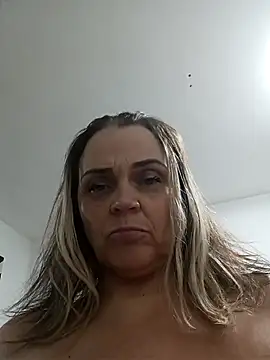 Snapshot of hugebobbs chatting on 12-23-25, 07:51 hugebobbs online show from 12-23-25, 07:51