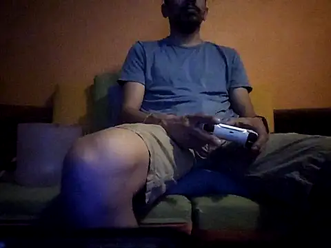 Snapshot of Angel_Coronel chatting on 02-15-25, 05:19 Angel Coronel online show from 02-15-25, 05:19