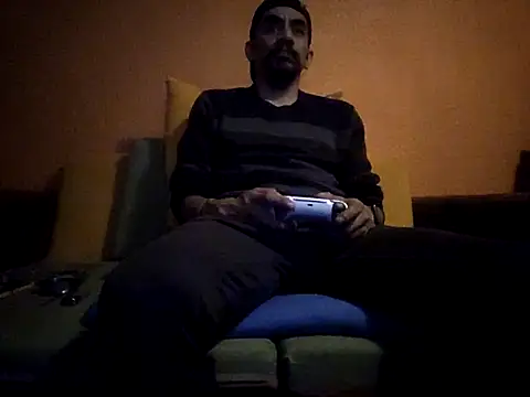 Snapshot of Angel_Coronel chatting on 02-14-25, 04:04 Angel Coronel online show from 02-14-25, 04:04