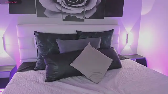 sofi bakerr online show from 11-28-25, 11:43