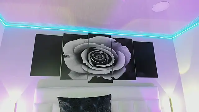 sofi bakerr online show from 11-11-25, 11:38