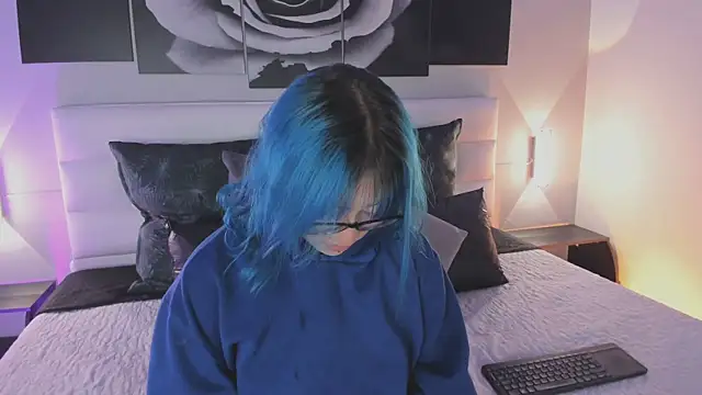 sofi bakerr online show from 12-20-25, 11:35