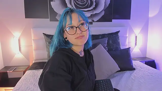 sofi bakerr online show from 10-26-25, 11:32