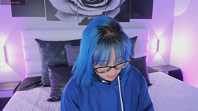 sofi bakerr online show from 11-17-25, 11:36