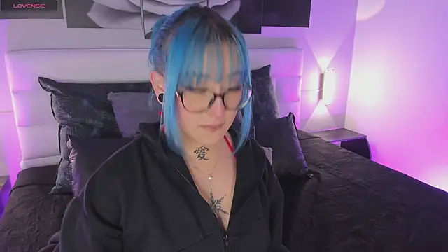 sofi bakerr online show from 10-28-25, 11:42