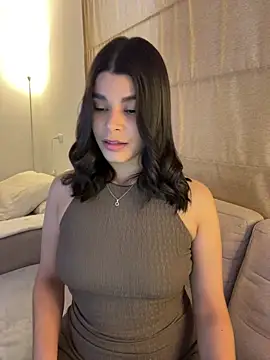 Snapshot of DaryRos chatting on 05-18-26, 10:14 DaryRos online show from 05-18-26, 10:14