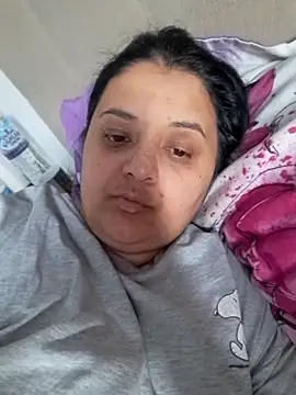 sarahhh1987 online show from 04-12-26, 06:22