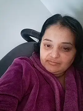 sarahhh1987 online show from 12-14-25, 10:43