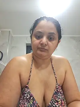 sarahhh1987 online show from 02-18-26, 06:26