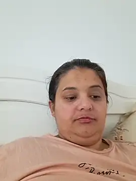 Snapshot of sarahhh1987 chatting on 10-20-25, 05:20 sarahhh1987 online show from 10-20-25, 05:20