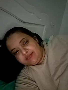 Snapshot of sarahhh1987 chatting on 10-20-25, 06:19 sarahhh1987 online show from 10-20-25, 06:19