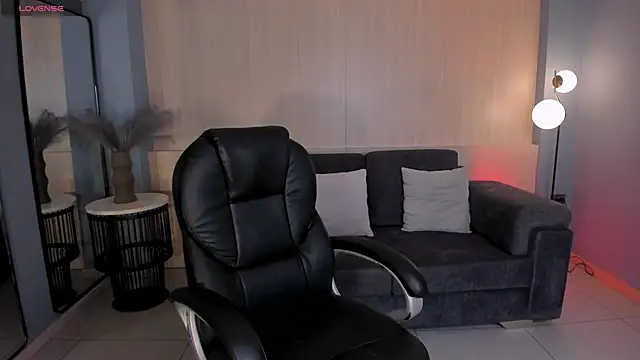 HannaConnor  online show from 10-07-25, 11:44