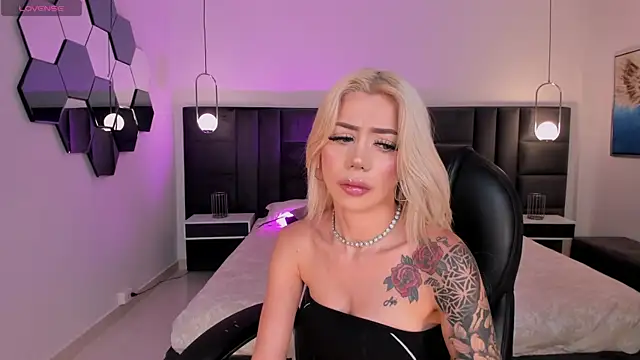 HannaConnor  online show from 03-11-26, 08:36