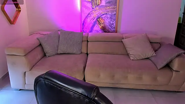 Snapshot of HannaConnor_ chatting on 06-08-26, 10:21 HannaConnor online show from 06-08-26, 10:21