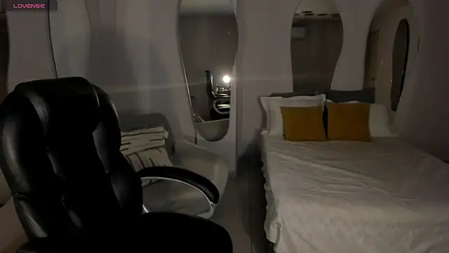 BellaRose X online show from 12-20-25, 04:48