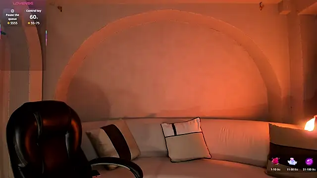 ViolettHansson online show from 11-21-25, 11:31