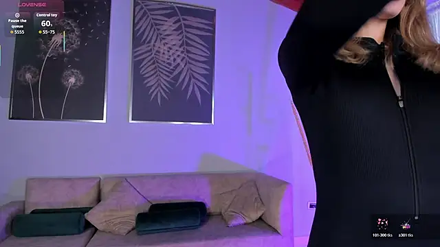 ViolettHansson online show from 10-27-25, 06:53