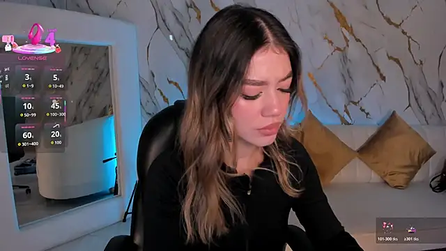 ViolettHansson online show from 11-07-25, 11:04