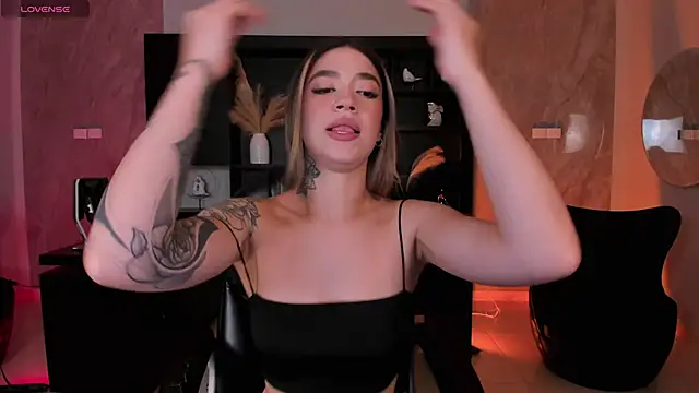 ViolettHansson online show from 03-25-26, 07:24