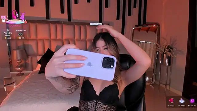 ViolettHansson online show from 11-04-25, 06:22