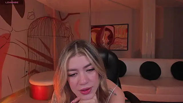 ViolettHansson online show from 11-22-25, 11:53