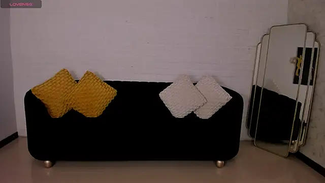 ViolettHansson online show from 12-03-25, 07:24