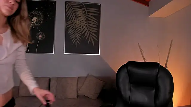 ViolettHansson online show from 09-28-25, 11:50