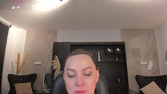 AliceHarper  online show from 02-25-25, 07:20
