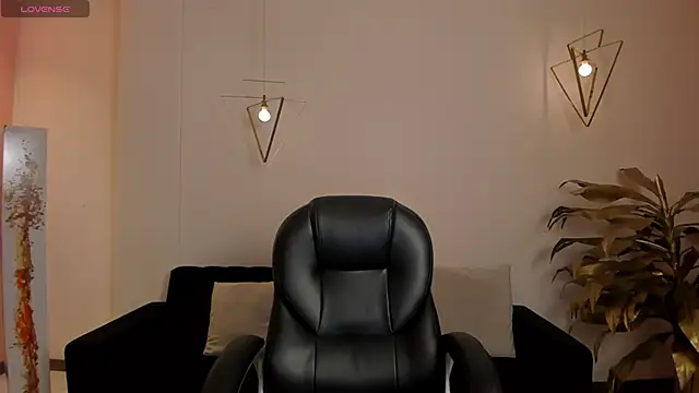 Snapshot of AliceHarper_ chatting on 05-12-26, 06:03 AliceHarper online show from 05-12-26, 06:03