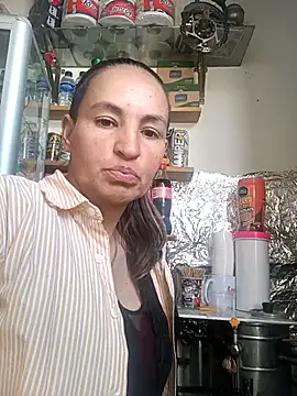 Snapshot of Divalive_28 chatting on 10-13-25, 03:24 Divalive 28 online show from 10-13-25, 03:24