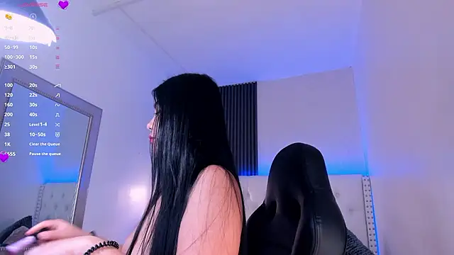 aliscollins  online show from 02-01-26, 01:15