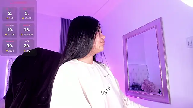 aliscollins  online show from 09-18-25, 02:25